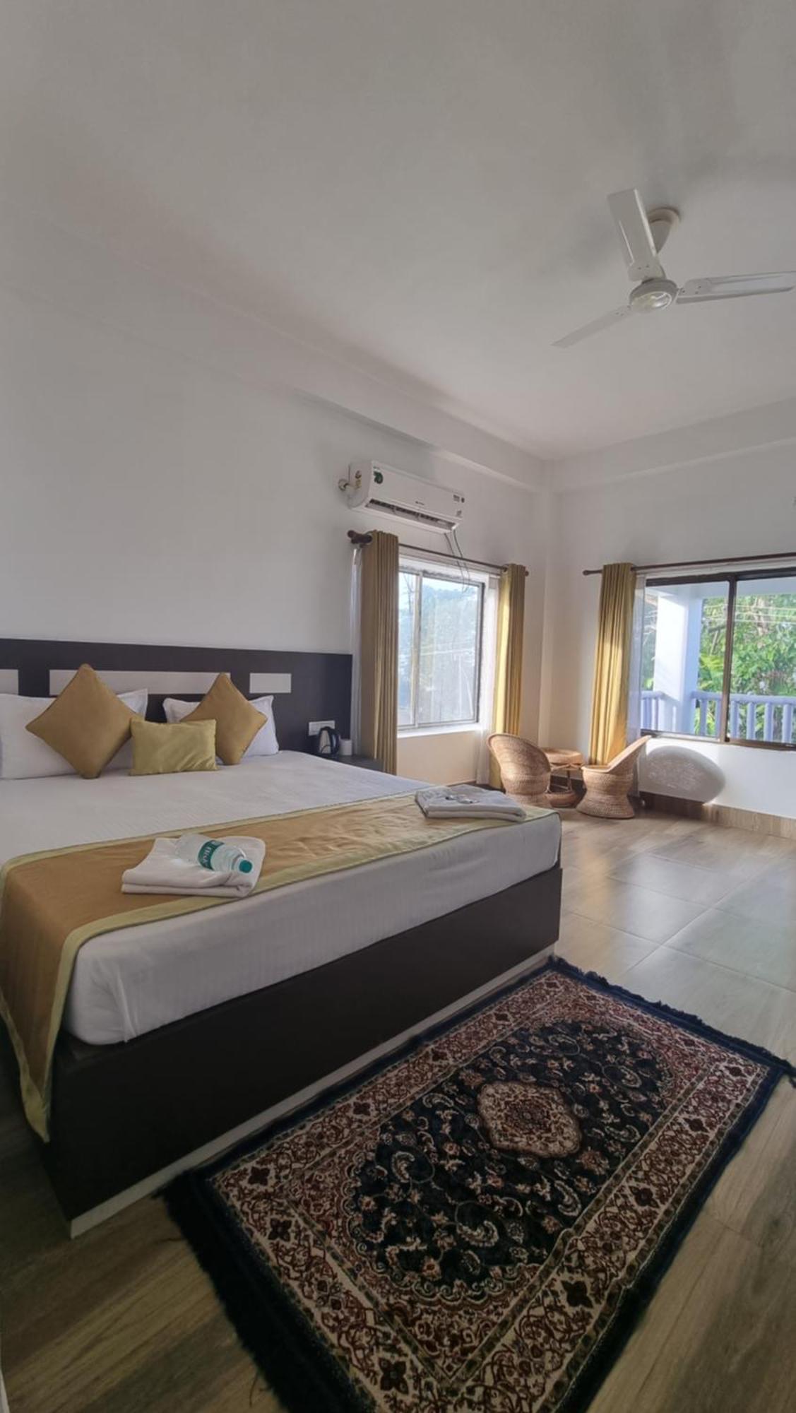 Shivaji Inn Kāziranga Esterno foto