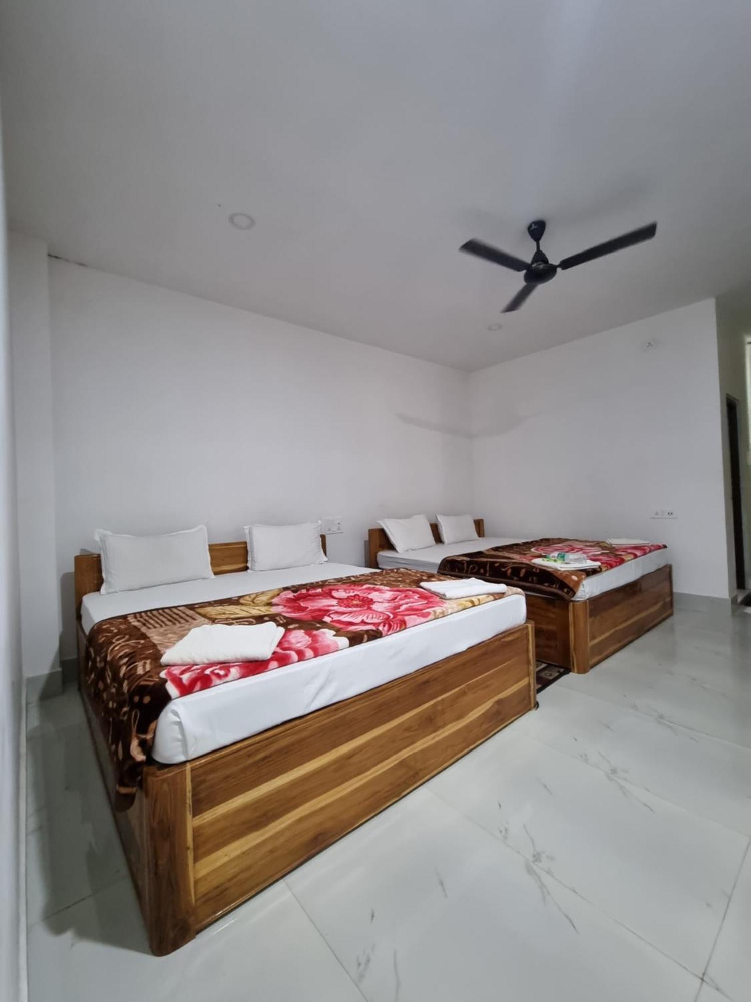 Shivaji Inn Kāziranga Esterno foto